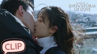 Hot first kiss  They kissed passionately for five minutes  Amidst a Snowstorm of Love  EP09 Clip [upl. by Asseral]