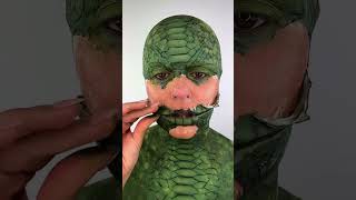 Démaquillage 💚 makeup demaquillage lizard snake [upl. by Nahgem347]