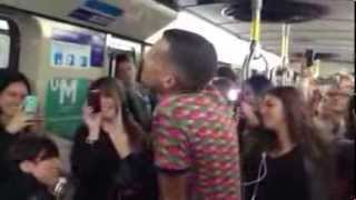 Stromae chante Formidable dans le métro de Montréal STM Stromae [upl. by Kearney]