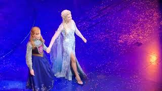 FROZEN MUSICAL  THEATRE ROYAL DRURY LANE LONDON NEW YEARS EVE 2023 CURTAIN CALL [upl. by Yrotciv]