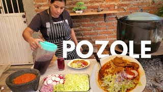 Delicioso Pozole Rojo de Pollo cocinado en Leña 😋 👌 ✅️🍗🥣 [upl. by Mayhs921]