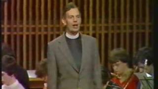 Songs of Praise at Christ Church Billericay 1982 8 Rev Peter Sandberg  Ye Holy Angels Bright [upl. by Deth411]