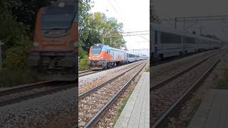 OKLEINA EU160013 OLIMPIJSKIE EMOCJE przelatuje z pociągiem intercity Chełmianin przez Świdnik Wsch [upl. by Wallace2]