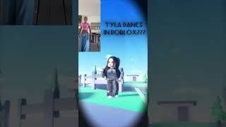 Tyla dance in Roblox Tw Flashing lights roblox [upl. by Schaumberger]