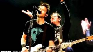 Blink 182 Live  Reading Festival 2010 [upl. by Anaila]