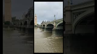 Vista del Río Támesis Palacio de Westminster y Big Ben Elizabeth Tower travel tourist [upl. by Megargee]