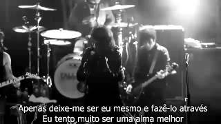 Falling In Reverse Keep Holding On Vídeo Legendado [upl. by Simsar575]