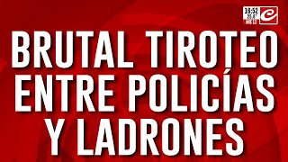 Brutal tiroteo entre policías y ladrones murió un delincuente [upl. by Aniloj]