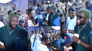 CHECK OUT AREMU AFOLAYANS AMAZING DANCE WITH PASUMA ON STAGE AS HE SPRAY PASUMA MONEY ON STAGE [upl. by Delinda]